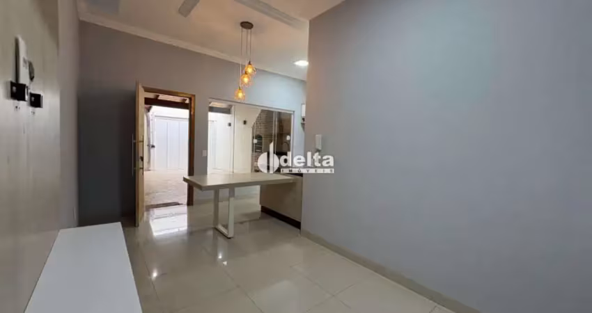 Casa residencial disponível para locação no bairro jardim holanda em uberlândia-mg.