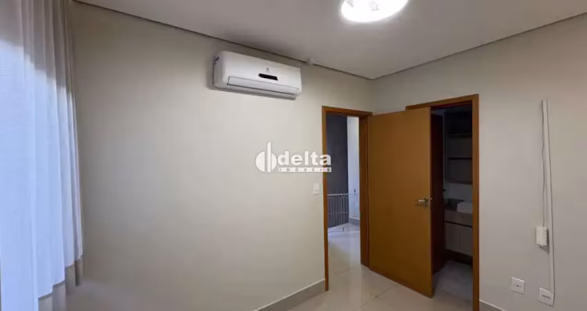 Casa em condomínio disponível para venda no bairro granja marileusa em uberlândia-mg.