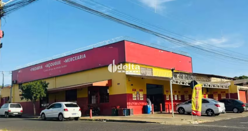 Galpão disponível para venda no bairro pacaembu em uberlândia-mg.