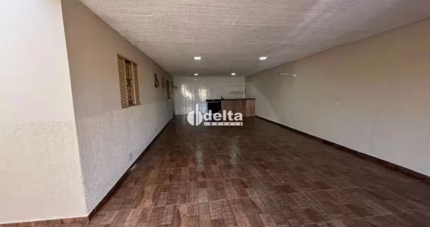 Casa disponível para locação e venda no bairro luizote de freitas em uberlândia mg