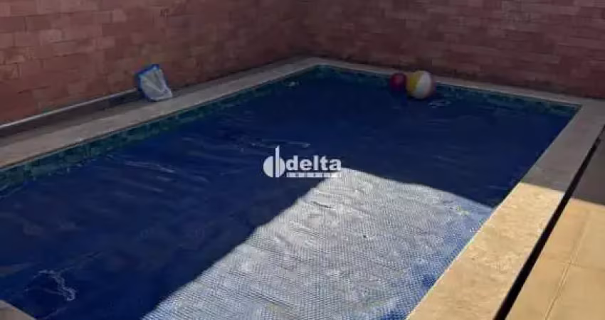 Casa residencial com 3 quartos disponível para venda no bairro mansour em uberlândia-mg.