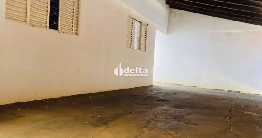 Casa residencial com 3 quartos disponível para venda no bairro santa mônica em uberlândia-mg.