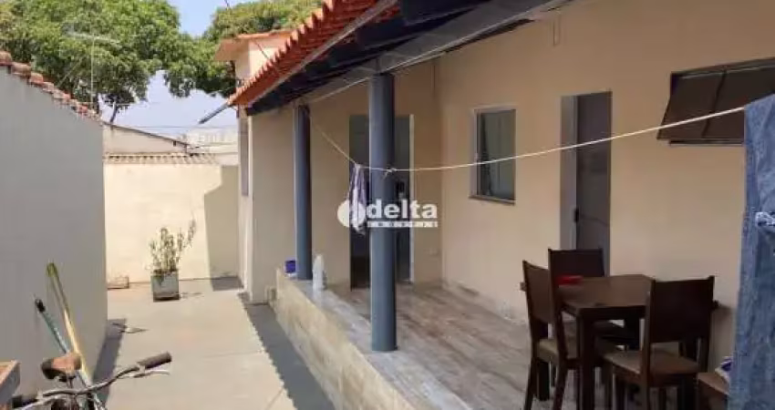Casas residencial  disponível para venda no bairro santa mônica em uberlândia-mg