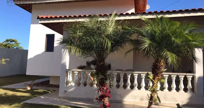 Linda casa térrea  em condomínio em excelente localização