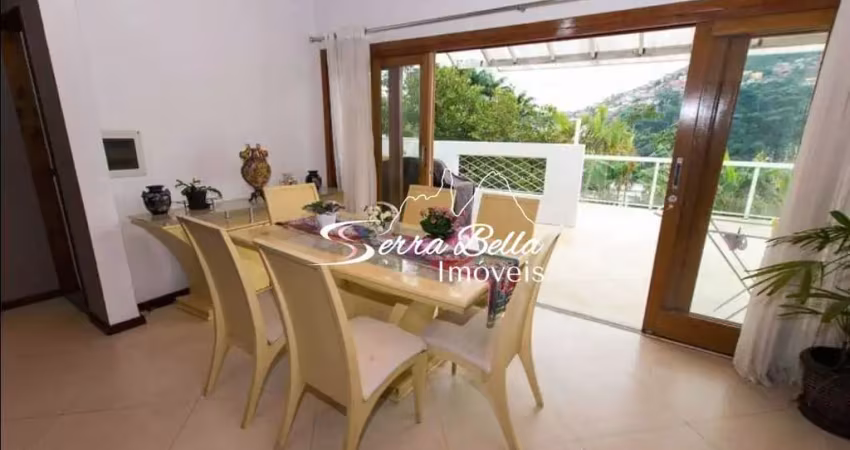 Casa com 3 dormitórios à venda, 530 m² por r$ 1.790.000,00 - várzea - teresópolis/rj