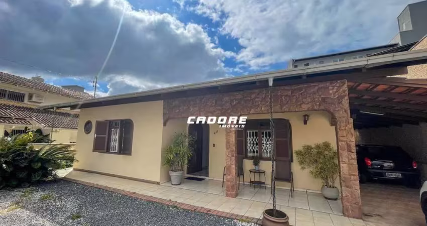 Excelente casa com aproximadamente 250m² no bairro Vila Nova I Cadore Imóveis