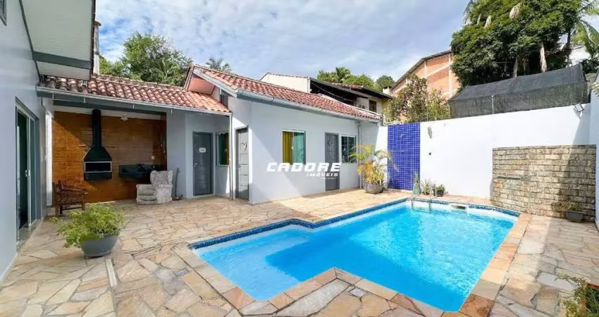 Casa Semi Mobiliada 3 Dormitórios Sendo 1 Suíte e Uma Bela Piscina! | Cadore Imóveis