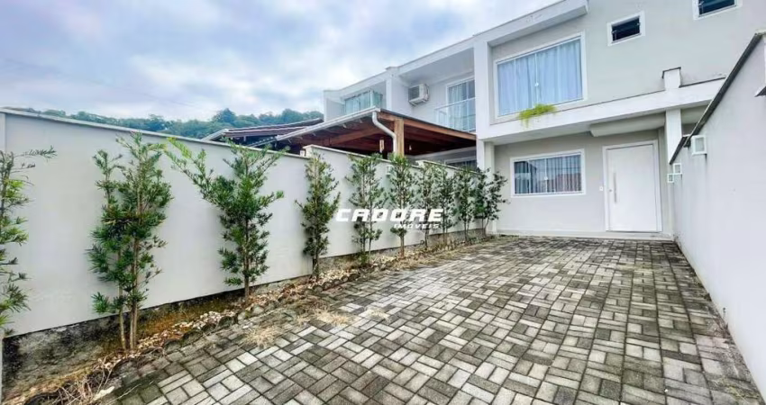 Casa nova semi-mobiliada para locação no bairro Velha Central I Cadore Imóveis