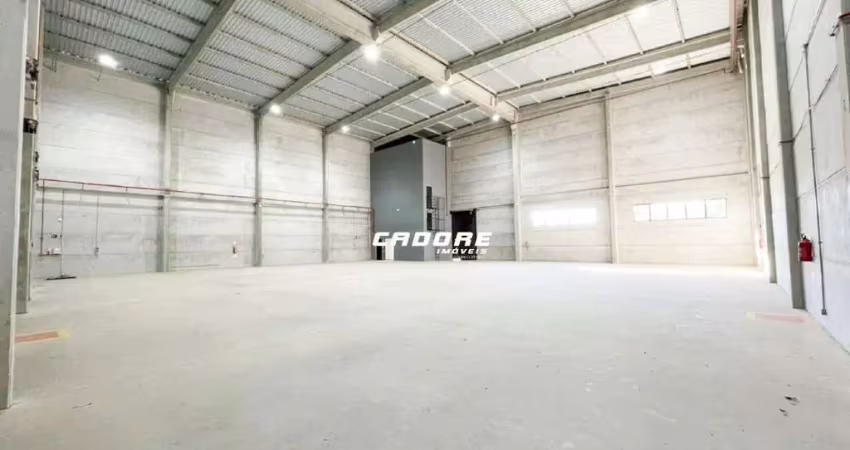 Galpão com aproximadamente 895,38m² para locação em navegantes i cadore imóveis