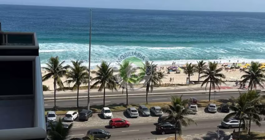 Cobertura Espetacular na Praia da Barra- Vista Praia com 120 m2 - Entrar e morar - reformada e planejada arquiteto com 2 suítes