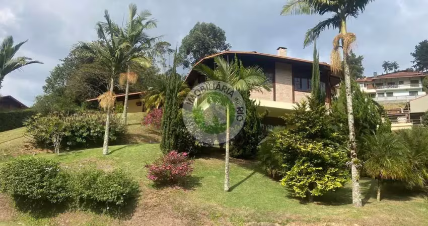 Residência de luxo em condomínio exclusivo em teresópolis-rj: 6 quartos, 5 suítes, salas amplas, 9 banheiros, 5 vagas, 1.100m².