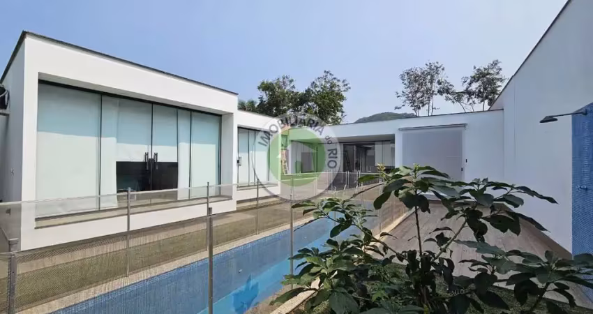 Imperdível Casa Linear com 3 suítes em Condomínio à Venda no Itanhangá, Barra Da Tijuca
