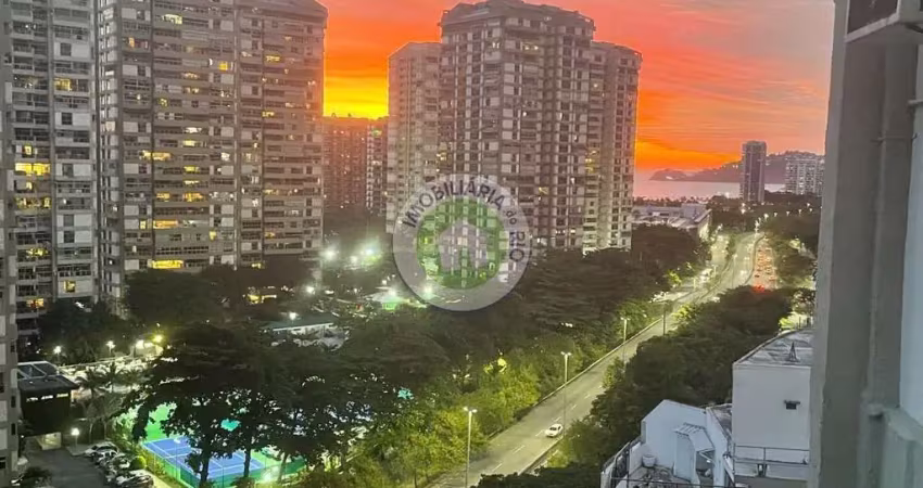 Confortável 3 Qts. com Dep/completa, 115m², sol da manhã com linda vista para o Mar/Montanha.