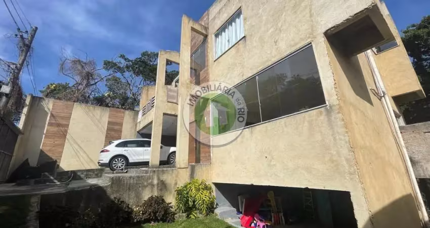 Casa 390m² com 5 quartos e 4 vagas em Laranjeiras/Botafogo, Região do mundo novo