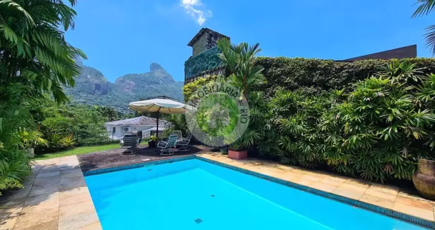 Casa em condomínio fechado com 4 quartos à venda em Itanhangá, Rio de Janeiro 