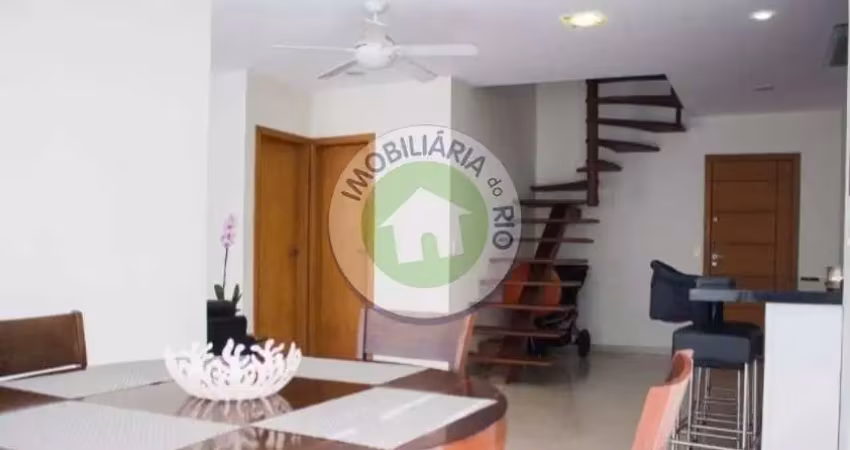 Cobertura de 180m², 2 suítes na Avenida Peregrino Junior - Jardim Oceânico