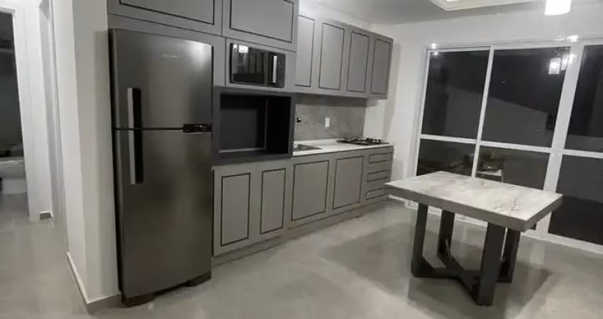 LINDO APARTAMENTO A 50 METROS DA PRAIA DOS INGLESES.