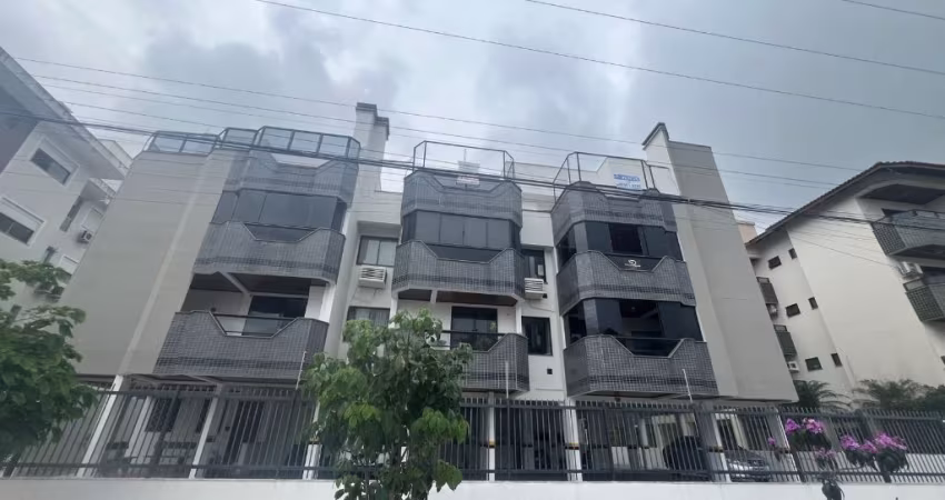 Apartamento com escritura publica, 3 quartos, a 100 metros da praia dos ingleses.