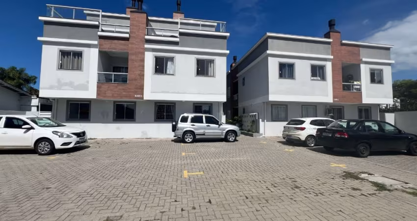Apartamento térreo mobiliado nos ingleses.