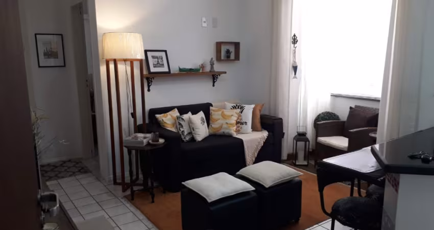 Apartamento mobiliado a 300 metros da praia dos ingleses.