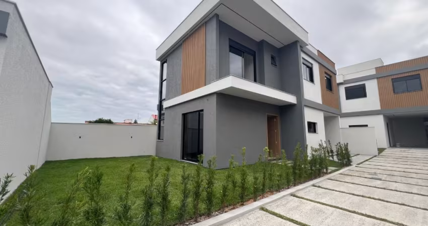 Linda casa com 3 quartos, na praia dos ingleses (a 1,5 km).