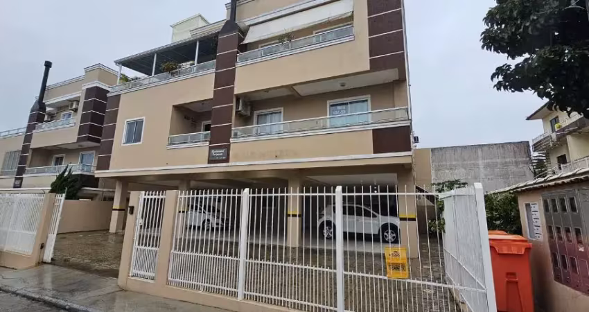 Apartamento semi mobiliado, localizado nos ingleses, com 2 quartos sendo 1 suite.