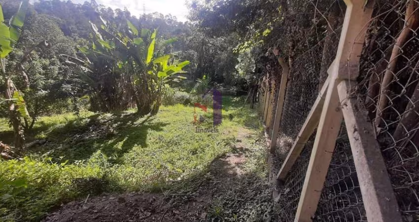 Terreno 1.365 m&#178;  Condomínio Parque das Rosas