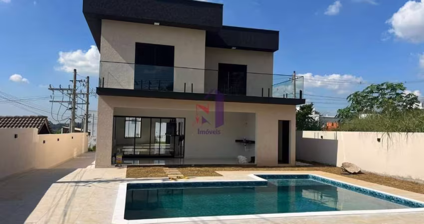 Linda casa 4 suítes com piscina