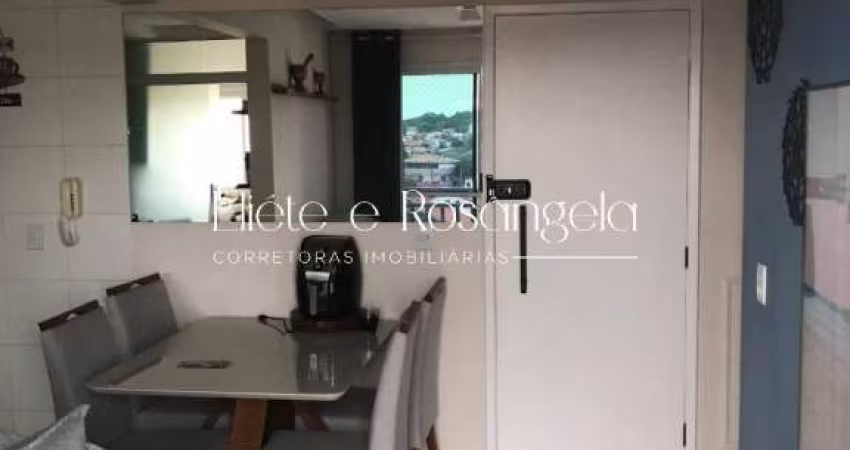 Apartamento 2 dormitórios no Flamboyant - VENDA