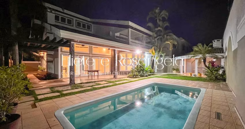 Casa alto padrão com 5 suítes no Esplanada do Sol - VENDA ou LOCAÇÃO