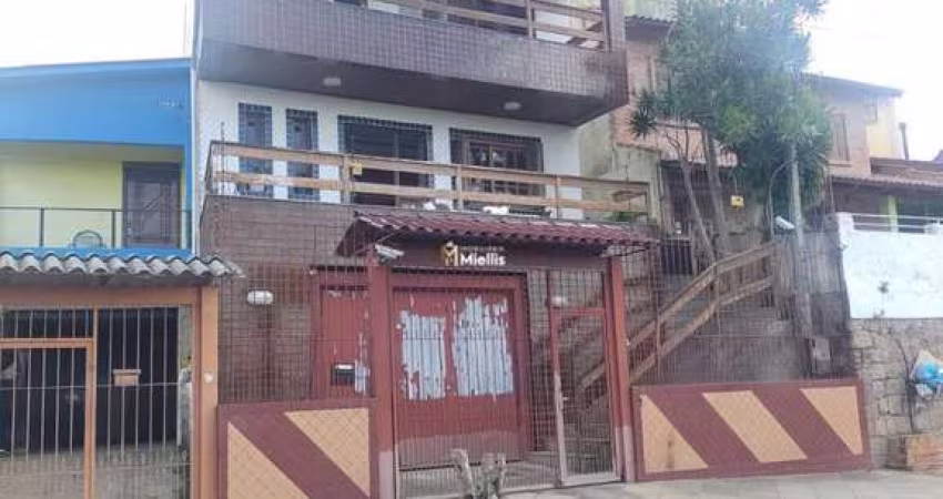 Linda Residência de Luxo em Alvenaria com Vista Privilegiada