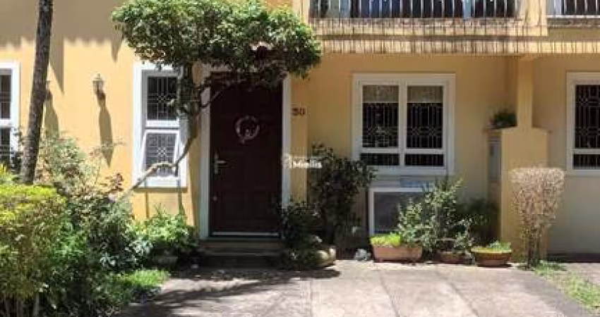 Elegante Residência Integrada à Natureza em Local Privilegiado - Porto Alegre - R$ 460.000,00