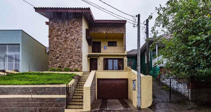 Casa para venda  no Bairro VILA IPIRANGA em Porto Alegre