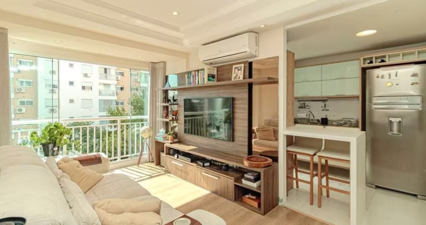 Apartamento para venda  no Bairro Passo da Areia em Porto Alegre