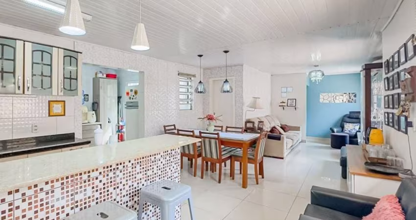 Casa para venda  no Bairro Santa Maria Goretti em Porto Alegre