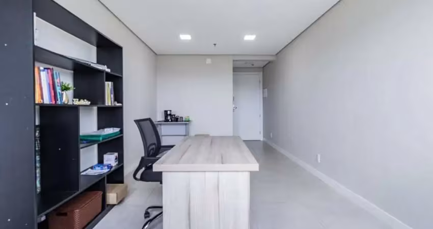 Sala para venda  no Bairro São Sebastião em Porto Alegre