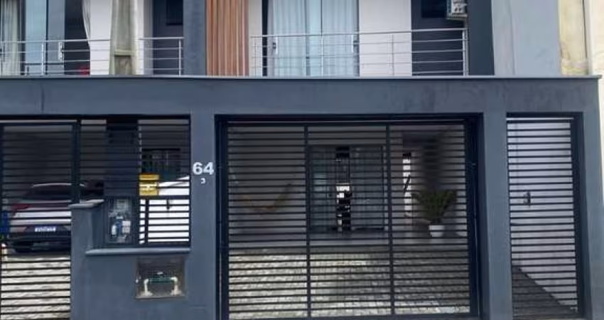 Sobrado à venda por R$ 930.000,00 - Centro - Balneário Piçarras/SC