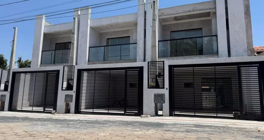 Sobrado à venda por R$ 720.000,00 - Itacolomi - Balneário Piçarras/SC