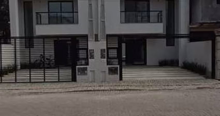 Sobrado à venda, 122 m² por R$ 799.000,00 - Itacolomi - Balneário Piçarras/SC