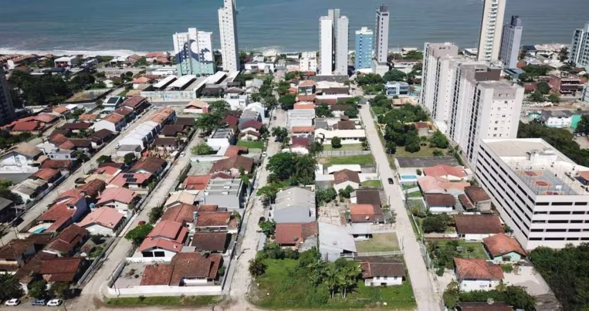 Terreno à venda, 342 m² por R$ 850.000,00 - Centro - Balneário Piçarras/SC