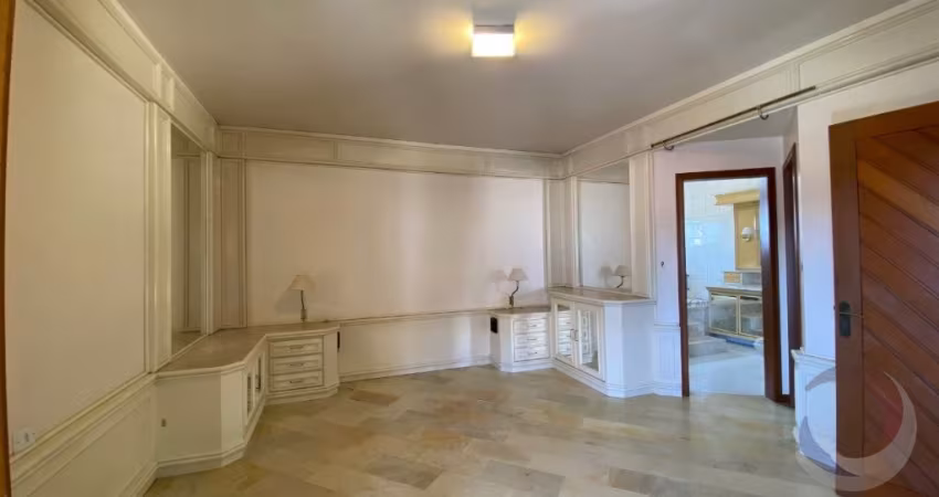 MAGNIFÍCA CASA de 5 dormitórios na Fazenda de  Santo Antônio