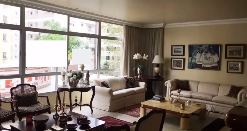LINDO APARTAMENTO DE 3 DORMITÓRIOS NO CENTRO DE FLORIANÓPOLIS