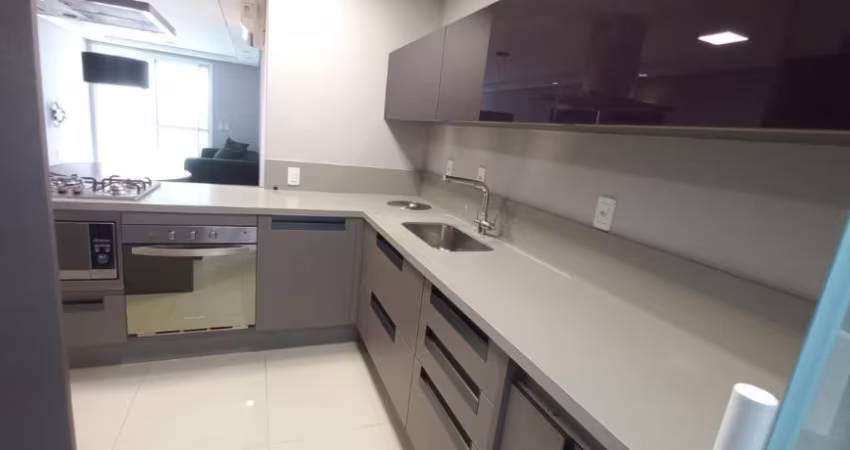 ÓTIMO APARTAMENTO DE 2 QUARTOS NO CENTRO DE FLORIANÓPOLIS