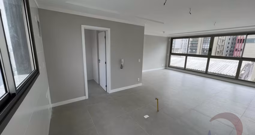 MARAVILHOSO APARTAMENTO DE 3 DORMITÓRIOS NO CENTRO DE FLORIANÓPOLIS