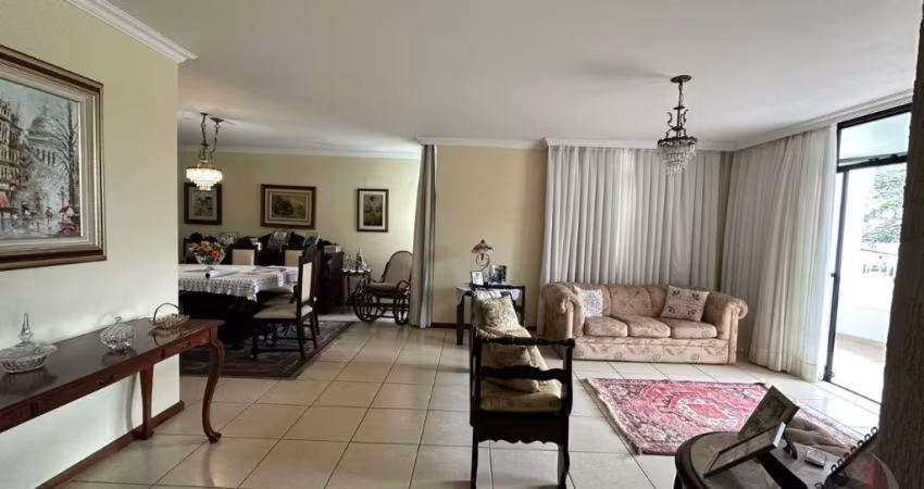 MAGNIFÍCO APARTAMENTO DE 4 DORMITÓRIOS NO CENTRO DE FLORIANÓPOLIS