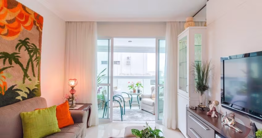 LINDO APARTAMENTO DE 2 DORMITÓRIOS NO CENTRO DE FLORIANÓPOLIS
