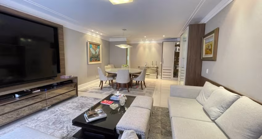 MARAVILHOSO APARTAMENTO DE 3 DORMITÓRIOS NO CENTRO DE FLORIANÓPOLIS
