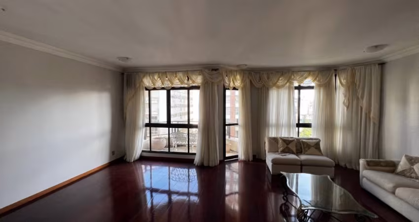 LINDO APARTAMENTO DE 3 DORMITÓRIOS NO CENTRO DE FLORIANÓPOLIS
