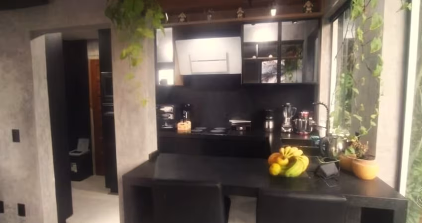 EXCELENTE CASA RESIDENCIAL DE 2 DORMITÓRIOS NO CENTRO DE FLORIANÓPOLIS