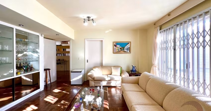 AMPLA CASA DE 3 DORMITÓRIOS NA AGRONÔMICA